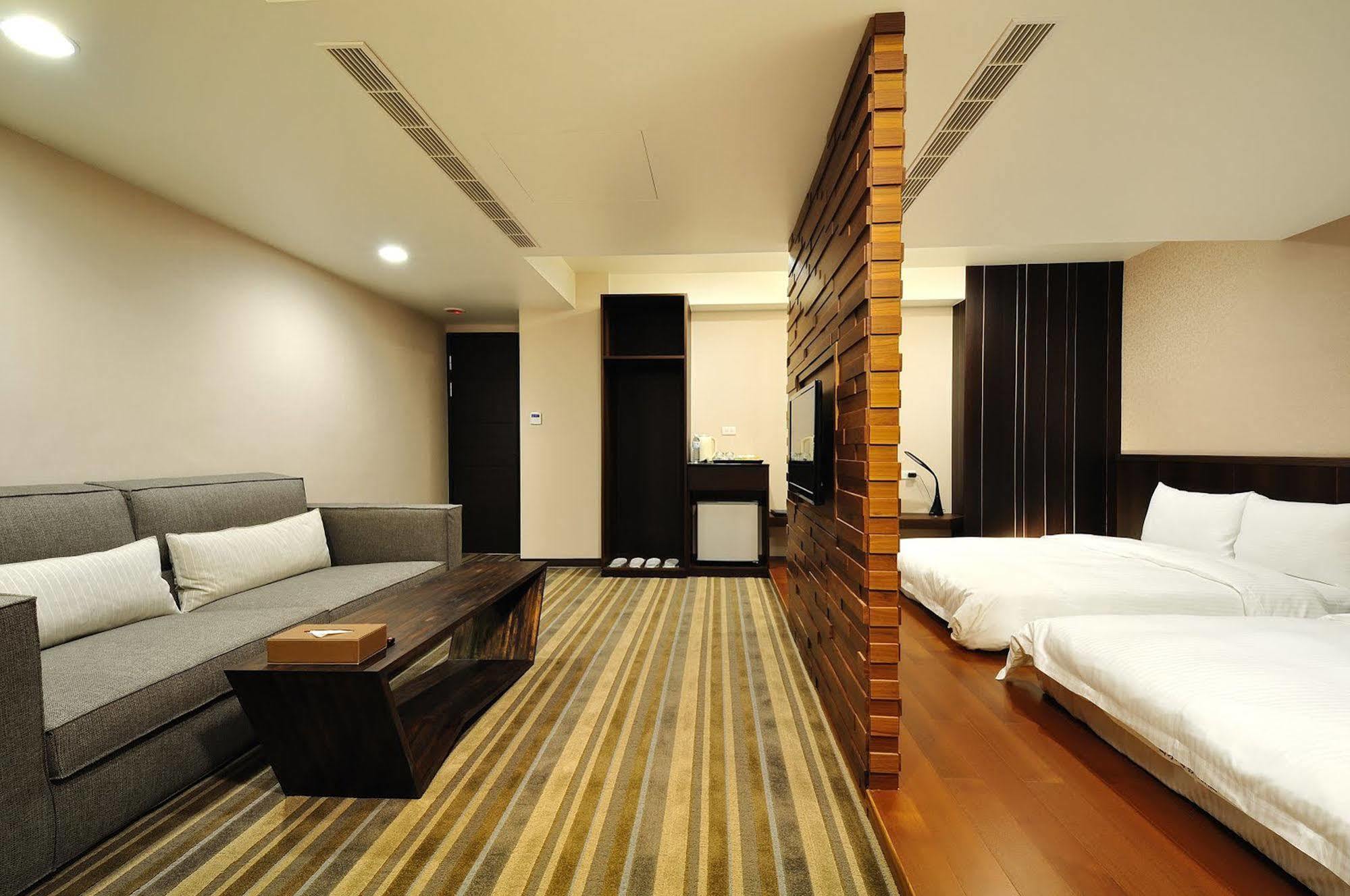 Sun Sweet Hotel Luodong Zewnętrze zdjęcie