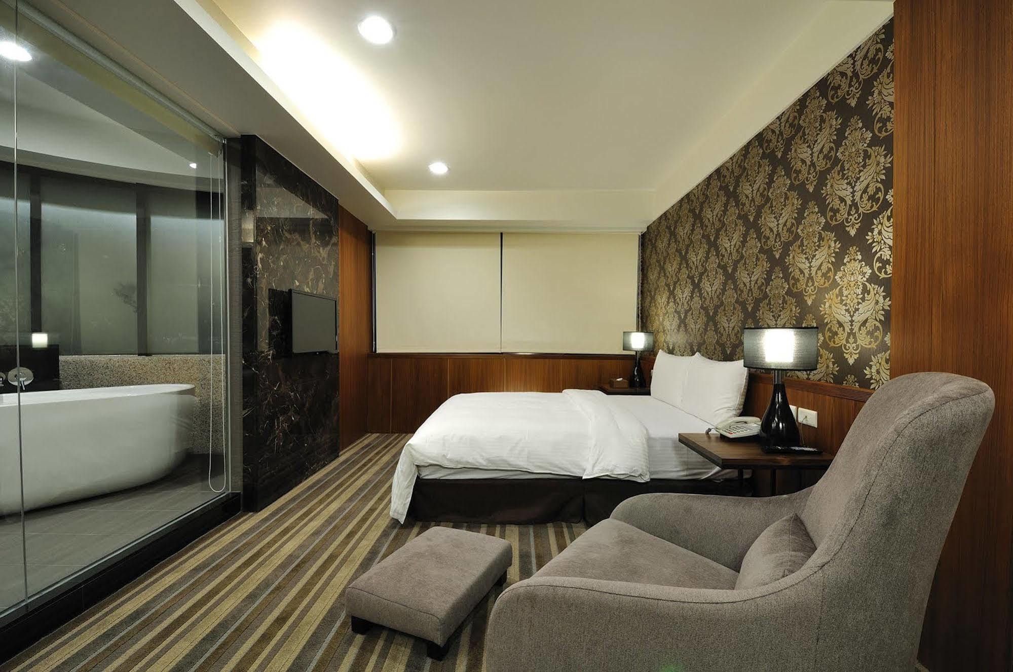 Sun Sweet Hotel Luodong Zewnętrze zdjęcie